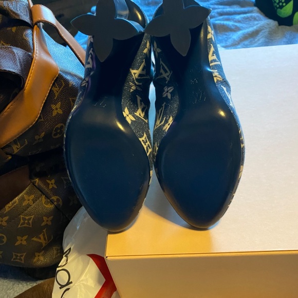 Louis Vuitton Boots - Picture 3 of 3